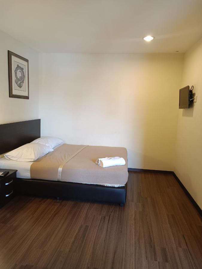 So Hotel George Town Exterior photo
